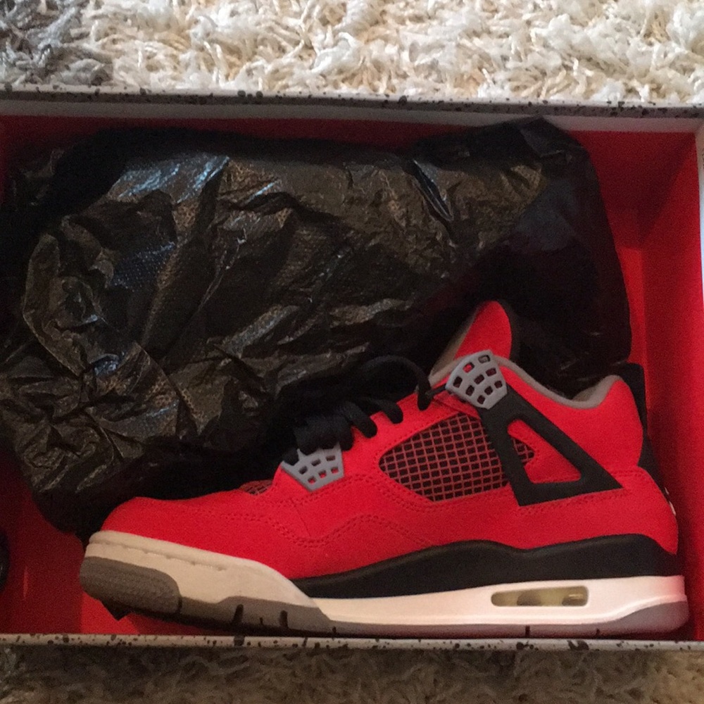 Air Jordan 4 Retro “Toro Bravo”